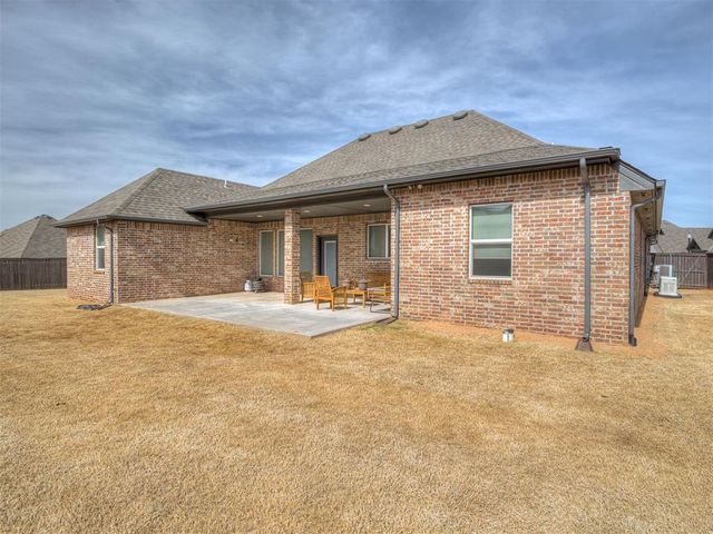 5721 Goldstone Court, Mustang, OK 73064