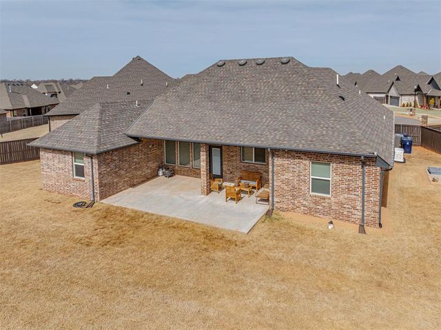 5721 Goldstone Court, Mustang, OK 73064
