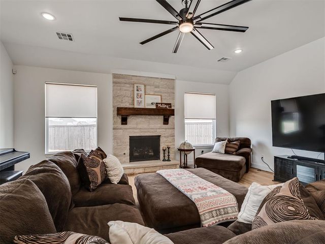 5721 Goldstone Court, Mustang, OK 73064