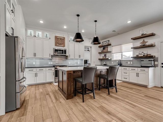 5721 Goldstone Court, Mustang, OK 73064