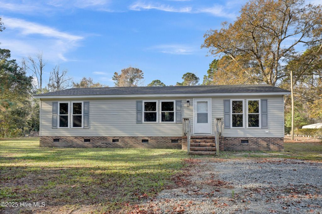 270 Williams Store Road, Hampstead, NC 28443