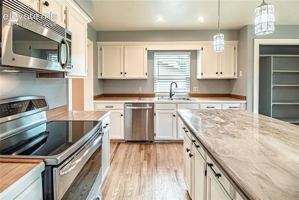 5230 Champagne Drive, Colorado Springs, CO 80919 — photo 5