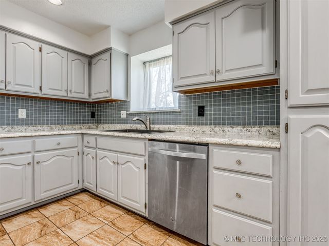 7722 N 130th East Avenue, Owasso, OK 74055