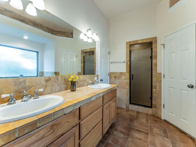 25 Ranch View TRL, Wimberley, TX 78676