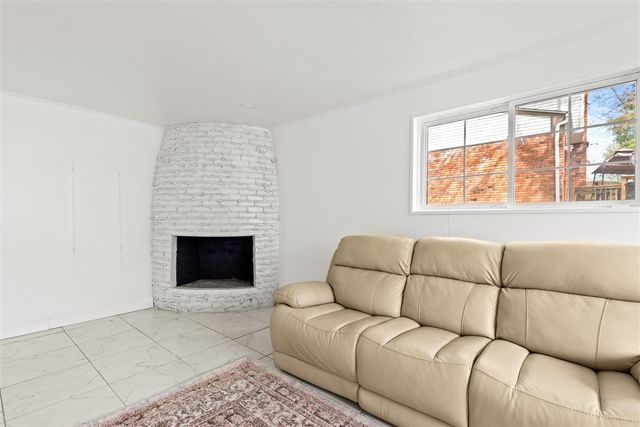 22589 Bell Brook Street, Southfield, MI 48034