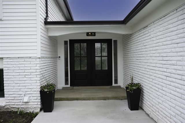 22589 Bell Brook Street, Southfield, MI 48034