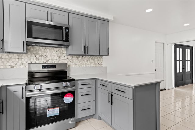 22589 Bell Brook Street, Southfield, MI 48034