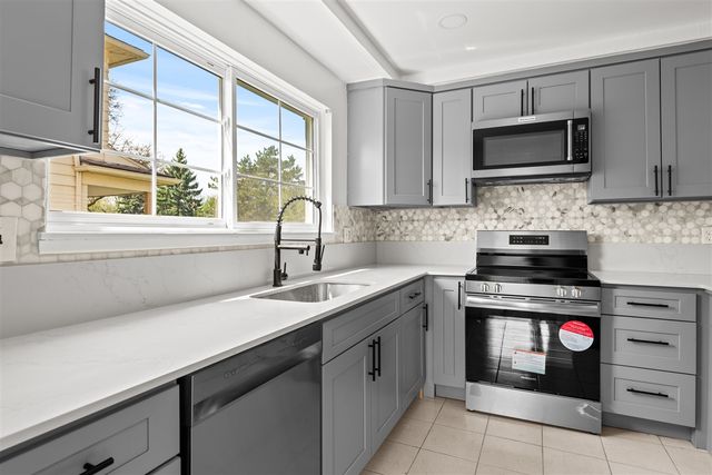 22589 Bell Brook Street, Southfield, MI 48034