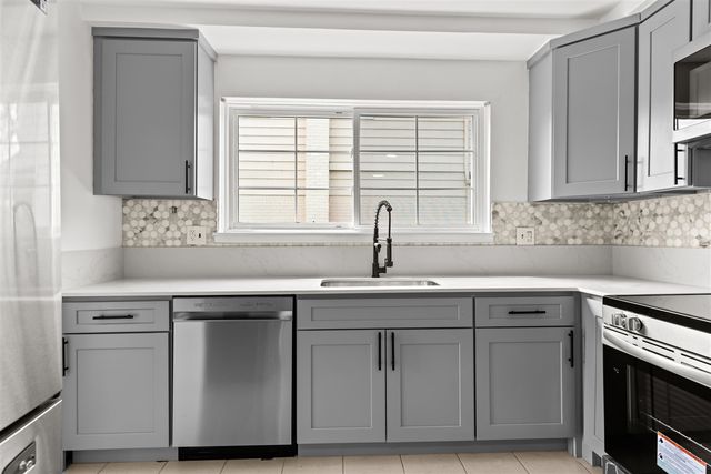 22589 Bell Brook Street, Southfield, MI 48034