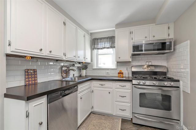 324 Beebe Road, Mineola, NY 11501