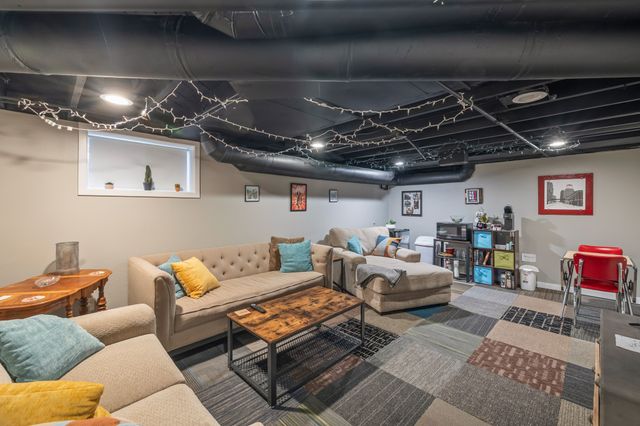 675 34th Street, Des Moines, IA 50312