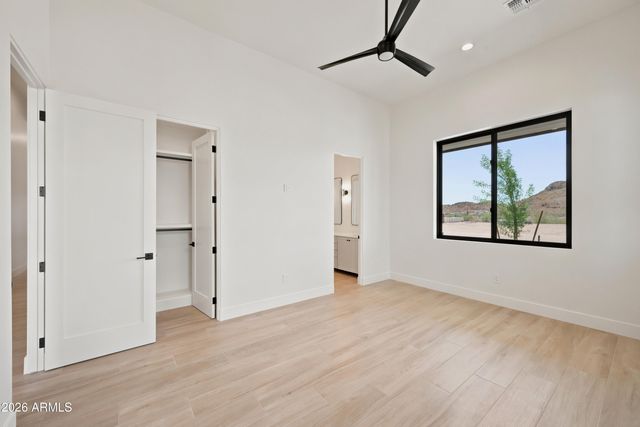 1764 W LUCKY Lane, San Tan Valley, AZ 85144