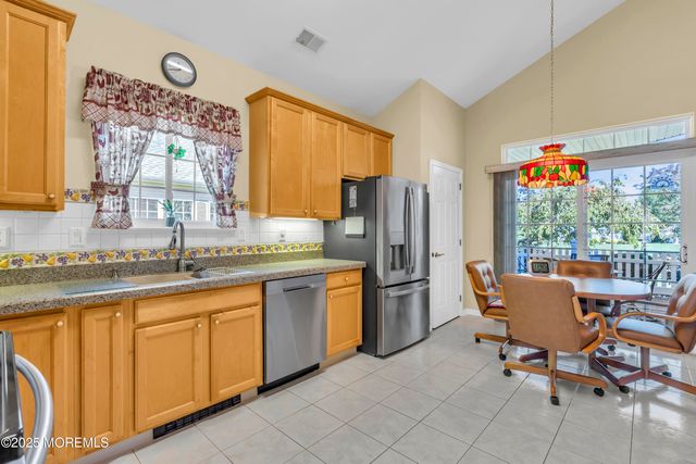 6 Avalon Court, Manchester, NJ 08759