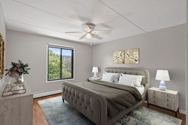 10501 Cedar Lake Road 318, Minnetonka, MN 55305