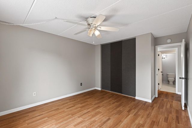 10501 Cedar Lake Road 318, Minnetonka, MN 55305