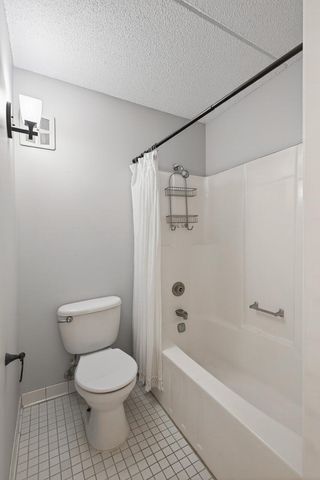 10501 Cedar Lake Road 318, Minnetonka, MN 55305