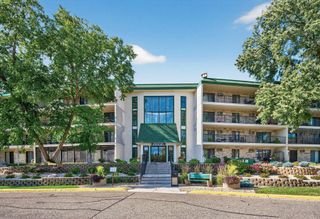 10501 Cedar Lake Road 318, Minnetonka, MN 55305