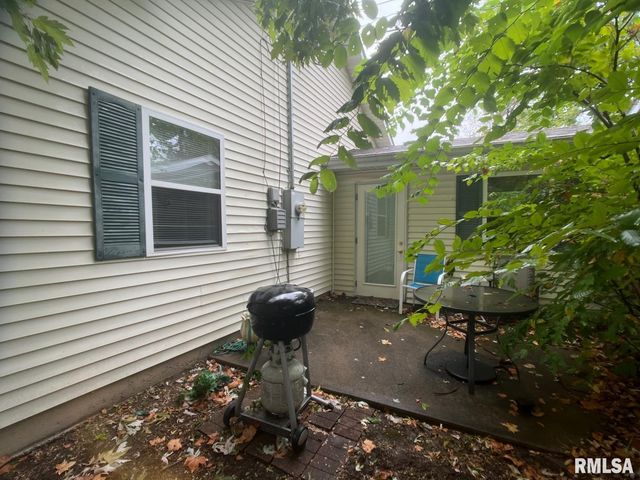 617 N 10TH Street, Herrin, IL 62948