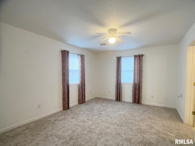 617 N 10TH Street, Herrin, IL 62948