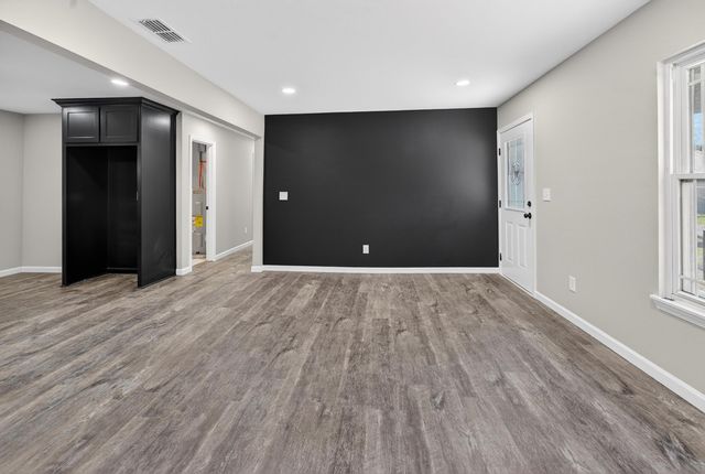 203 S Olive St., Gladewater, TX 75647