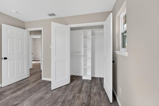 203 S Olive St., Gladewater, TX 75647