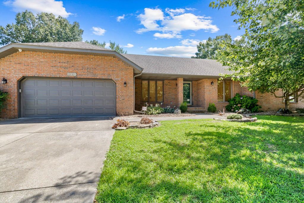 3934 East Linwood Terrace, Springfield, MO 65809