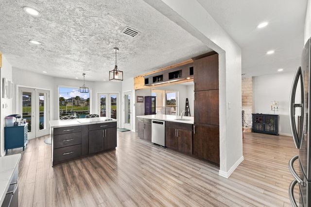 932 Plantation Street, League City, TX 77573