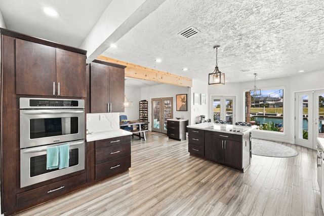 932 Plantation Street, League City, TX 77573