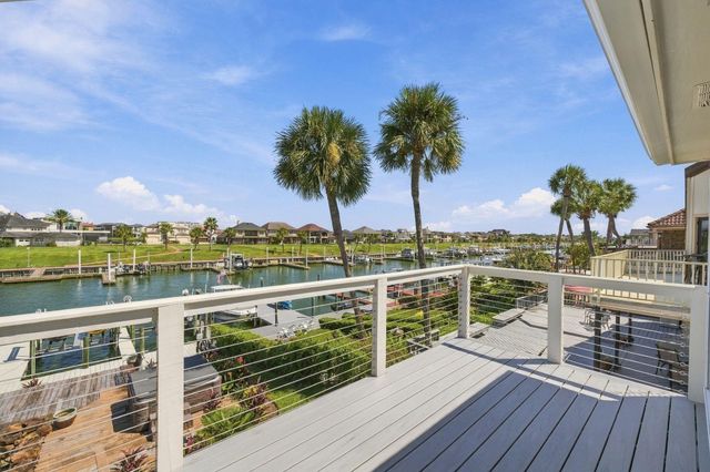 932 Plantation Street, League City, TX 77573