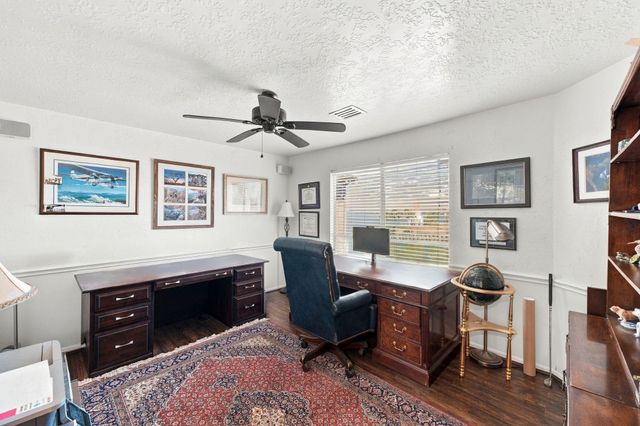 932 Plantation Street, League City, TX 77573