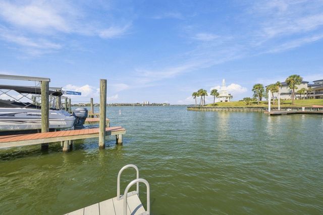 932 Plantation Street, League City, TX 77573