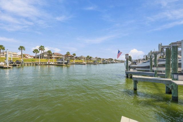 932 Plantation Street, League City, TX 77573