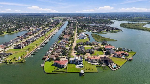 932 Plantation Street, League City, TX 77573