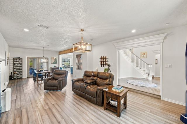 932 Plantation Street, League City, TX 77573