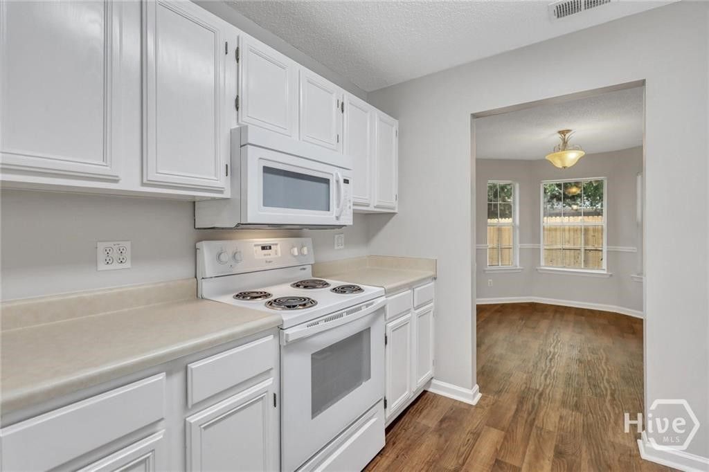 Image 13 of property listing at 314 Teal Lake Drive, Richmond Hill, GA 31324