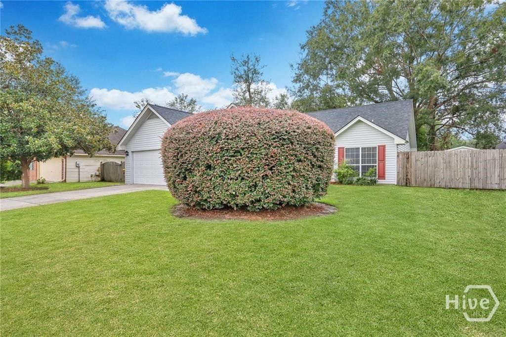 Image 3 of property listing at 314 Teal Lake Drive, Richmond Hill, GA 31324