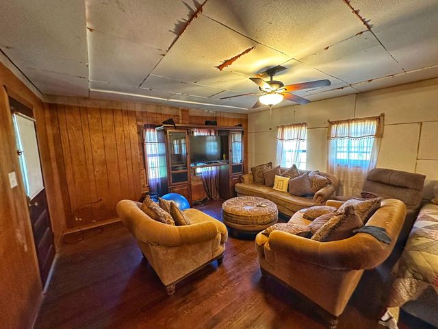 751 Cr 121, Centerville, TX 75833
