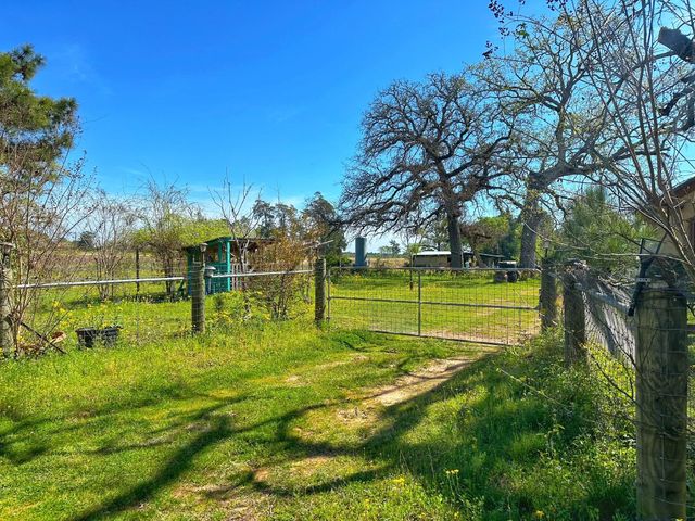 751 Cr 121, Centerville, TX 75833