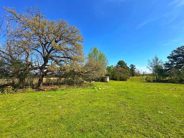 751 Cr 121, Centerville, TX 75833