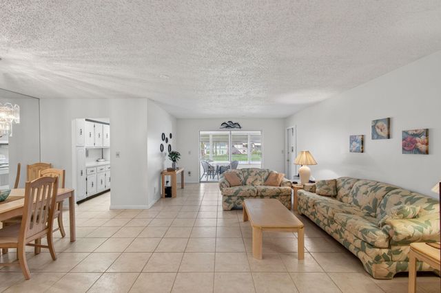 1225 Club Drive W B, Delray Beach, FL 33445