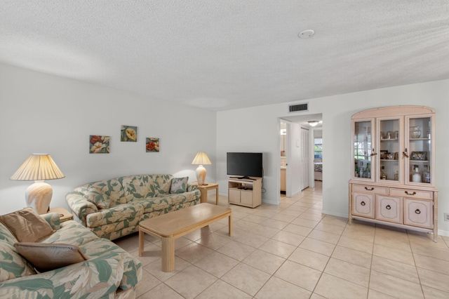1225 Club Drive W B, Delray Beach, FL 33445