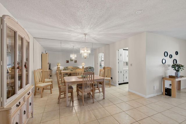 1225 Club Drive W B, Delray Beach, FL 33445