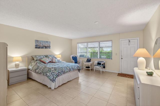 1225 Club Drive W B, Delray Beach, FL 33445