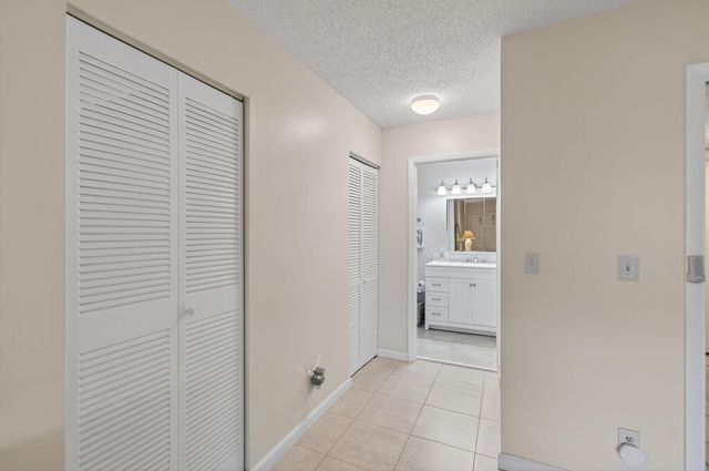 1225 Club Drive W B, Delray Beach, FL 33445