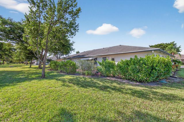 1225 Club Drive W B, Delray Beach, FL 33445