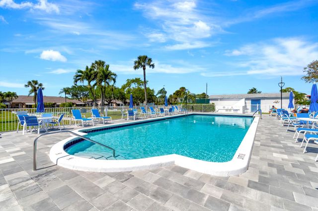 1225 Club Drive W B, Delray Beach, FL 33445