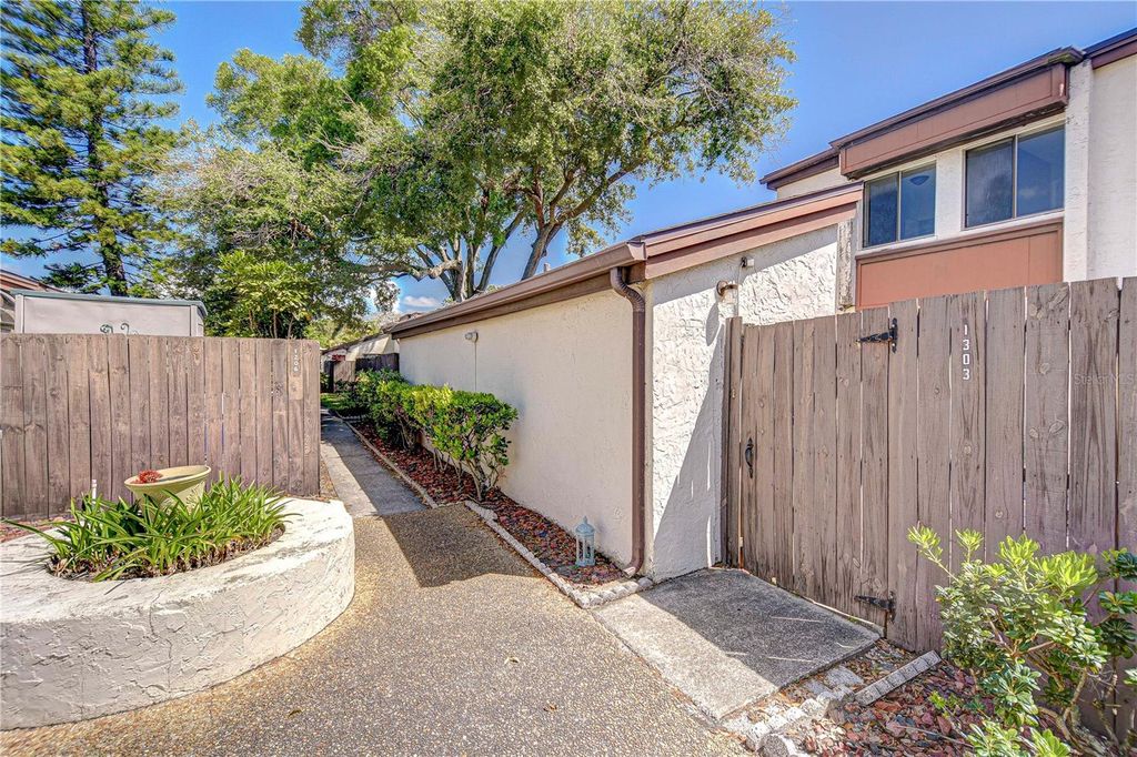 1881 N HERCULES AVENUE 1303, Clearwater, FL 33765