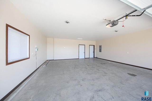 5408 E 65th St Street, Sioux Falls, SD 57108