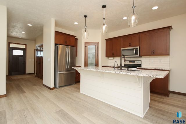 5408 E 65th St Street, Sioux Falls, SD 57108