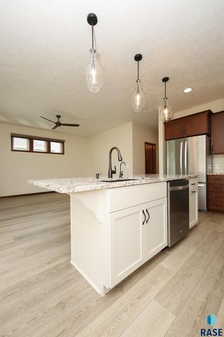 5408 E 65th St Street, Sioux Falls, SD 57108